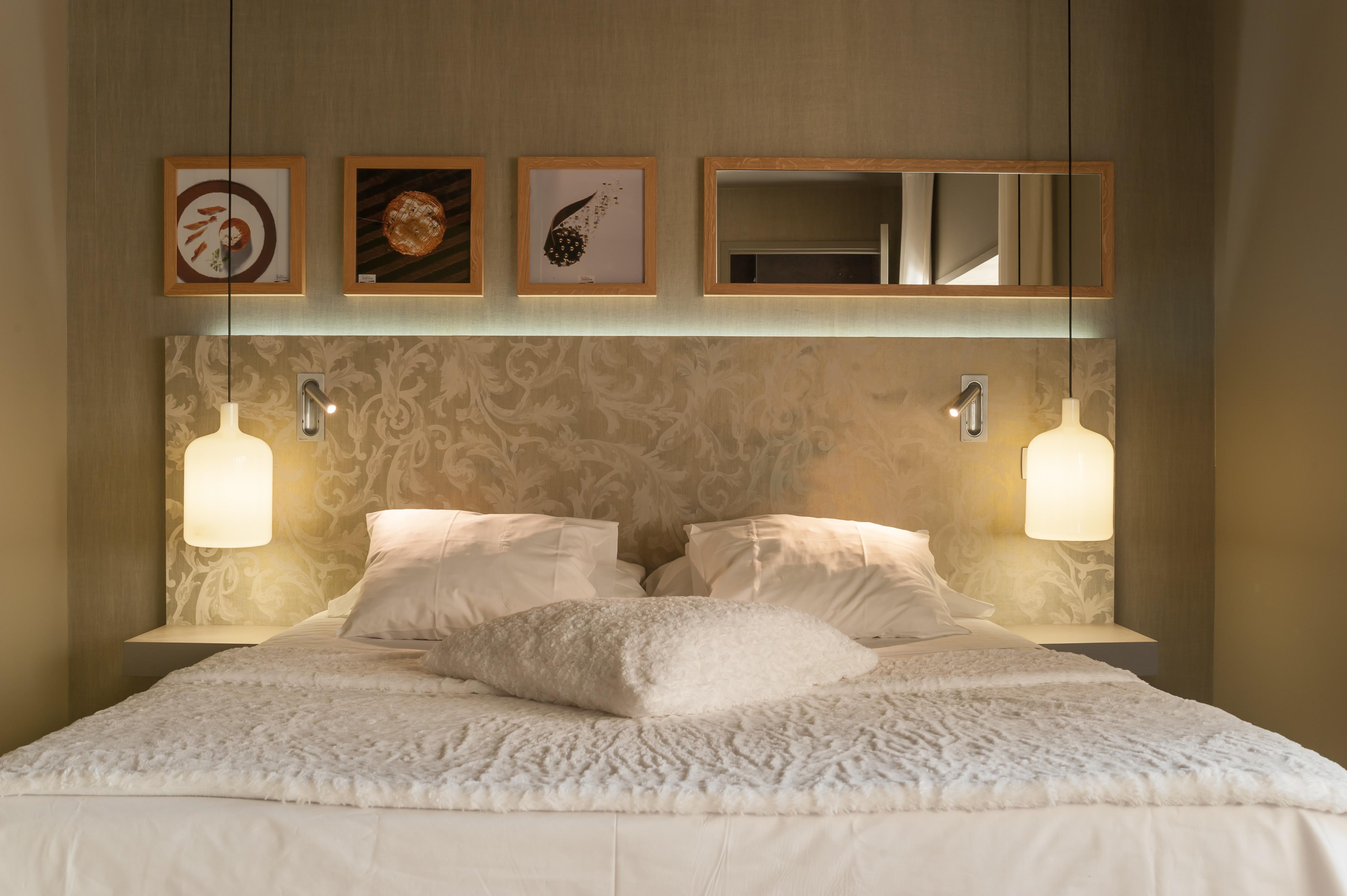Logis Hotel Tante Yvonne & Son Restaurant Semi-Gastronomique - Lyon Nord 쿠엔시우 외부 사진